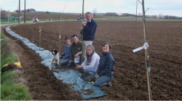La haie mellifère est prète!